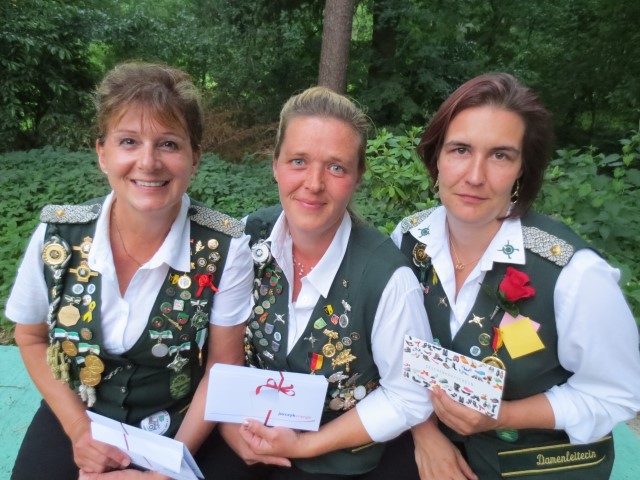 v.l. 2. Platz Petra Hesse, Siegerin Tanja Thies, 3. Platz Diana Zerbst